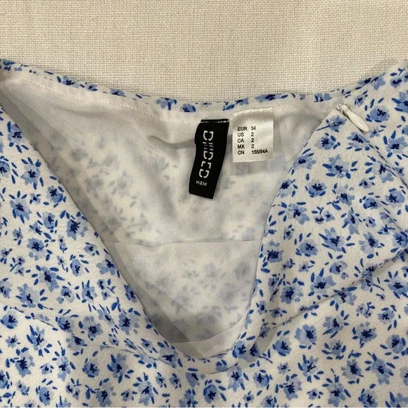 H&M High Waist Dainty Blue and White Floral Skirt - Picture 4 of 10